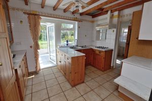 Kitchen- click for photo gallery